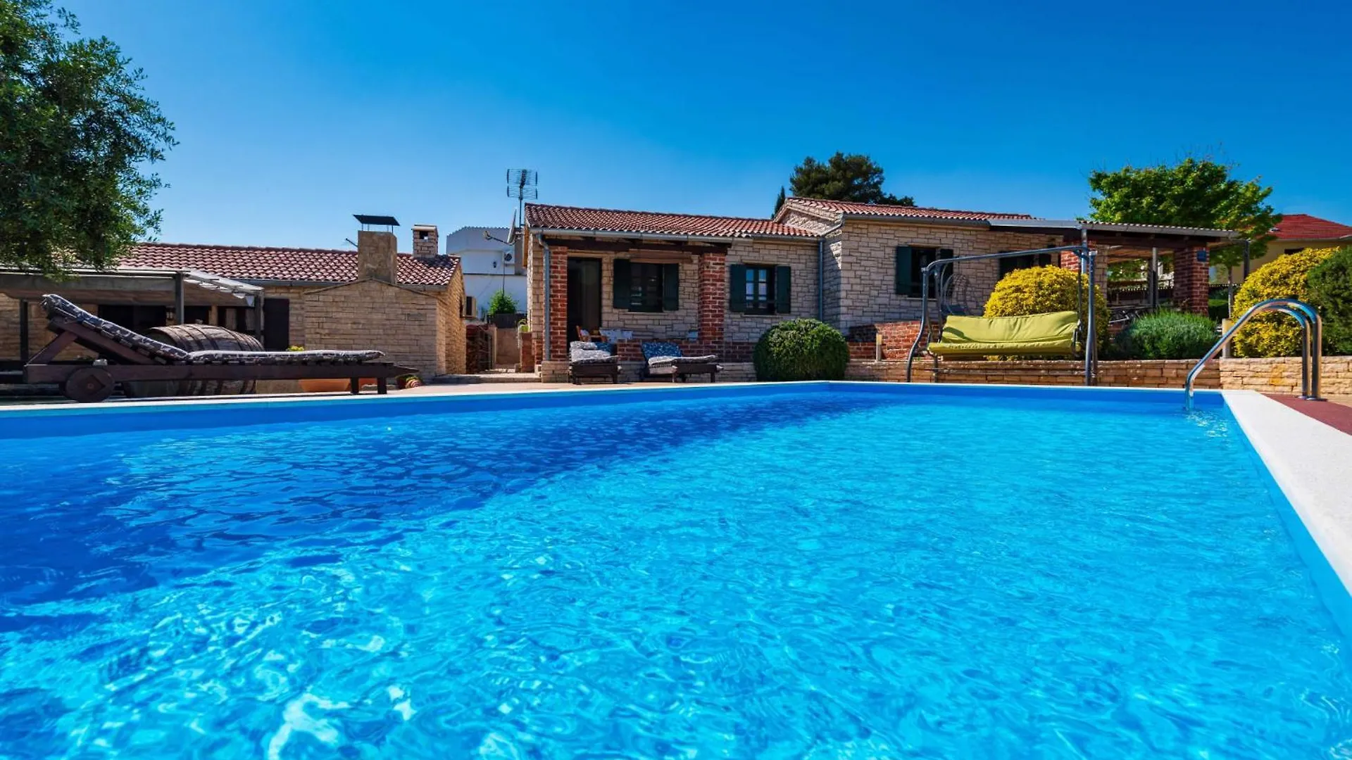 Villa Tea Estate With Private Pool And Garden بوسيدارجي