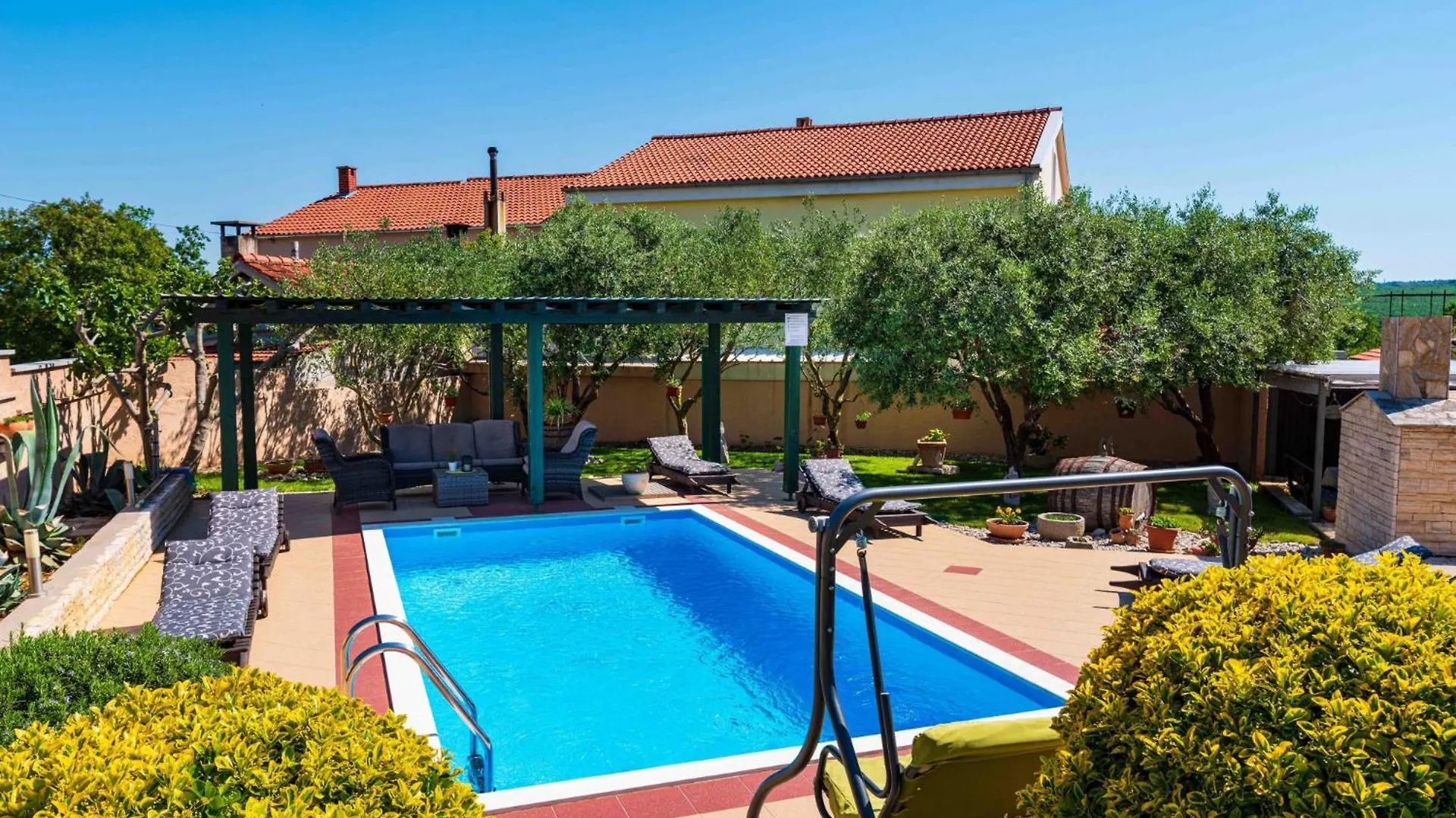 Villa Tea Estate With Private Pool And Garden بوسيدارجي